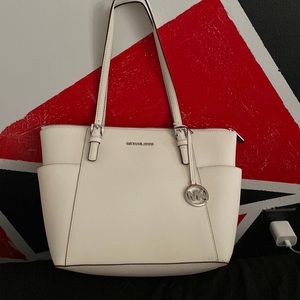 Brand new white Michael Kors shoulder bag with silver detailing